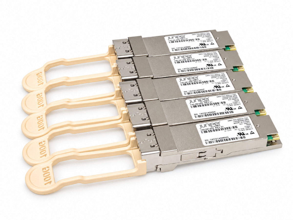 Five Juniper QSFP optical transceivers